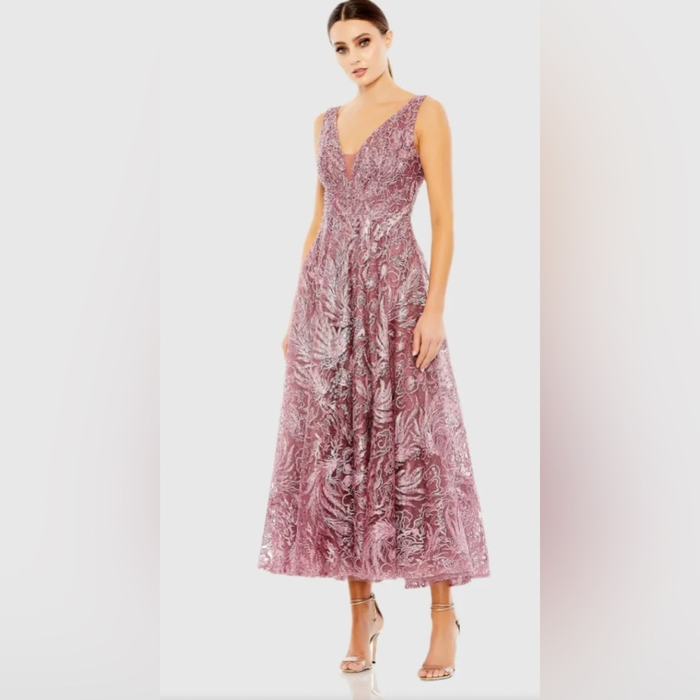 MAC DUGGAL Sleeveless
Lace Embellished  & Embroidered Fit
& Flare Dress